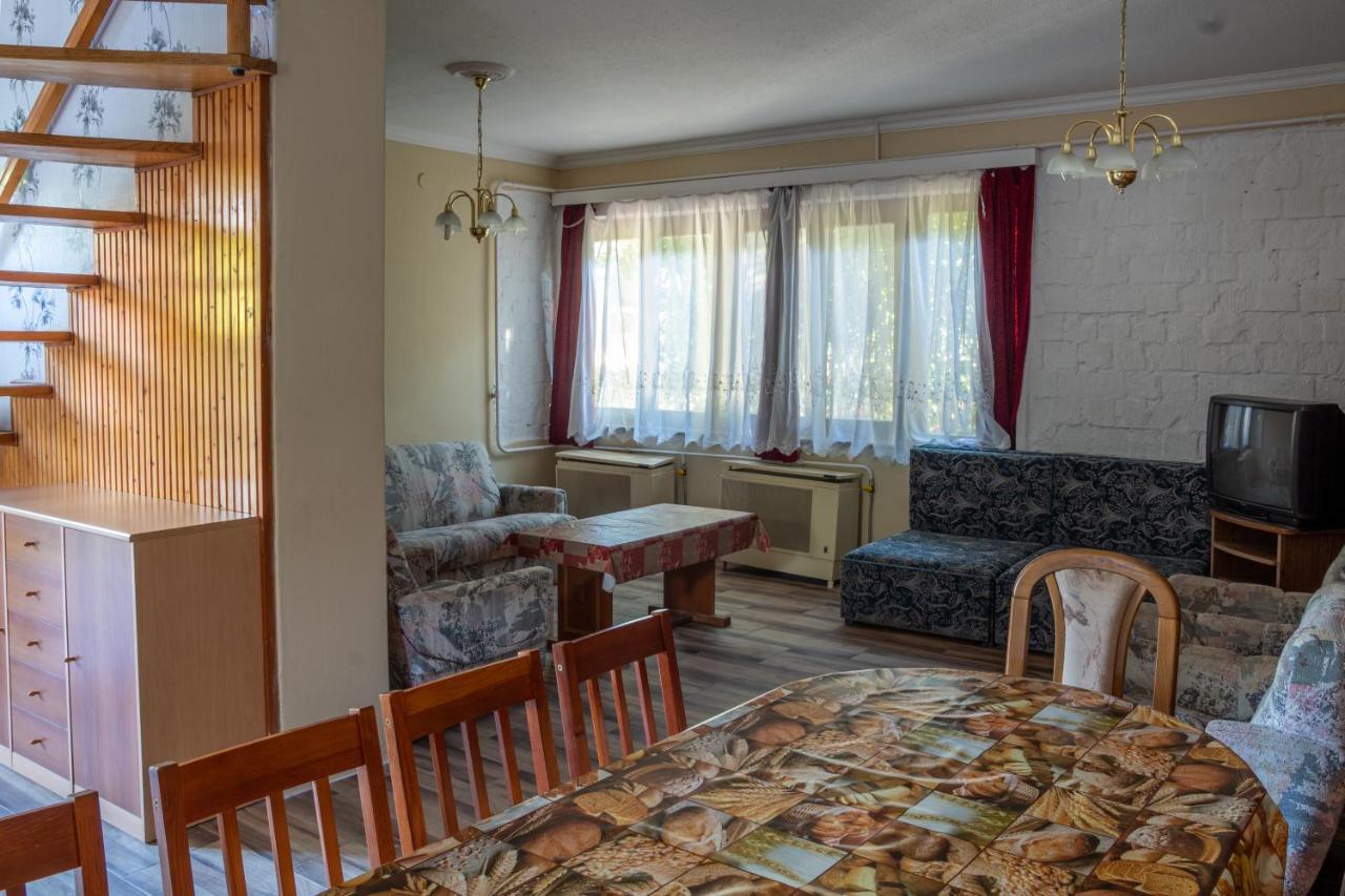 Pavai Apartman Hajduszoboszlo Exterior photo